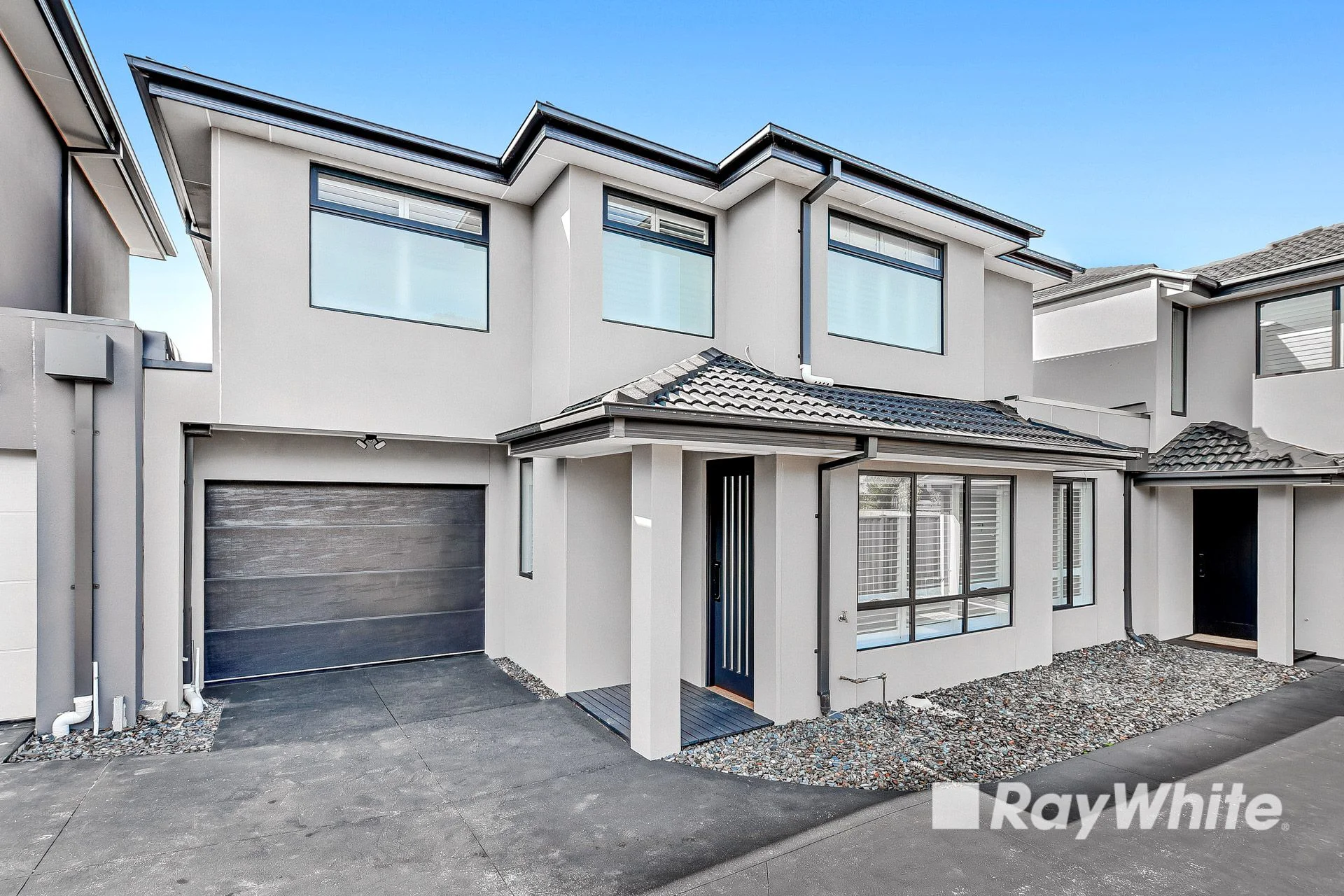 2/5 Laurel Avenue, Doveton VIC 3177