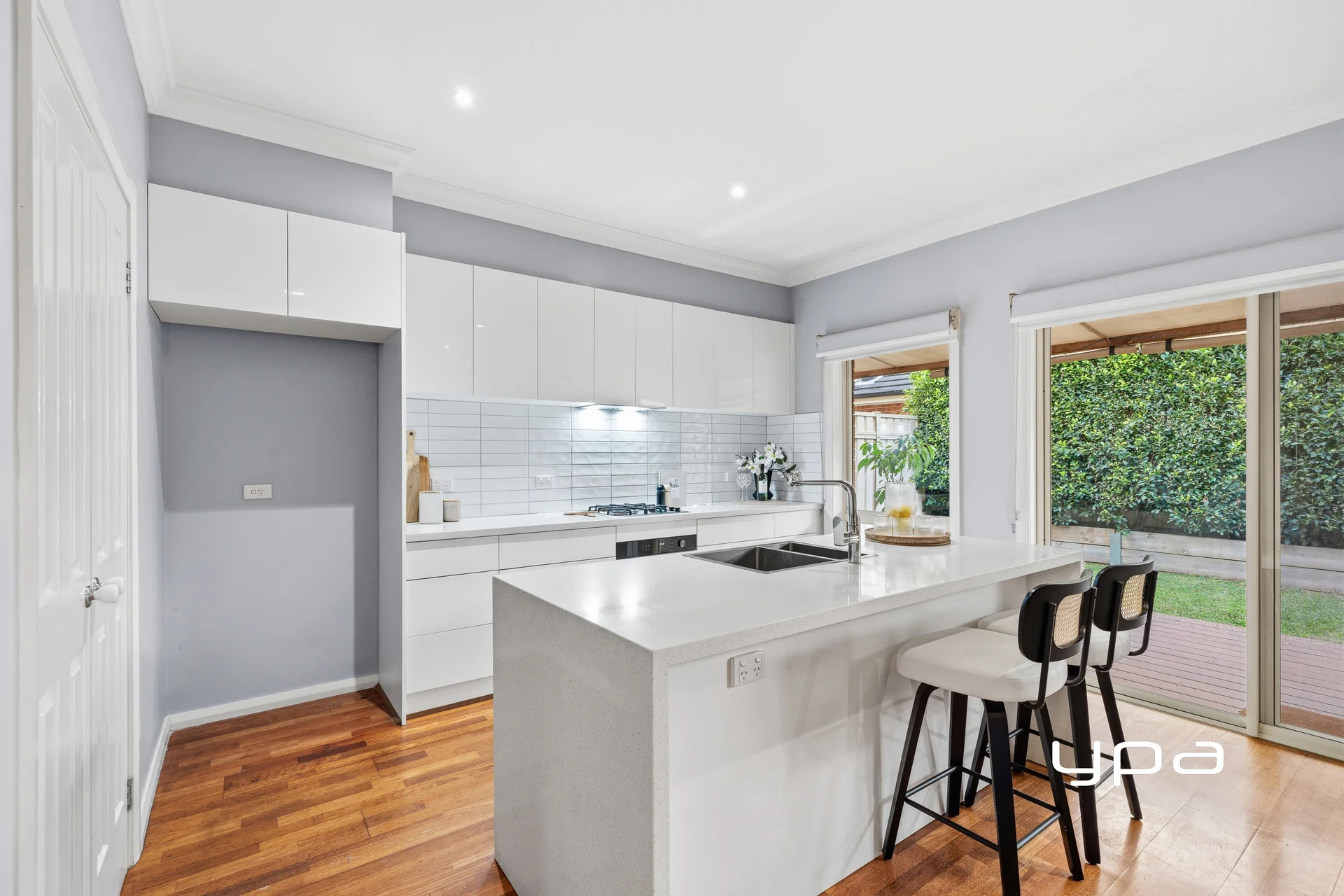 2/74 Rutherglen Crescent, Gowanbrae, Vic 3043