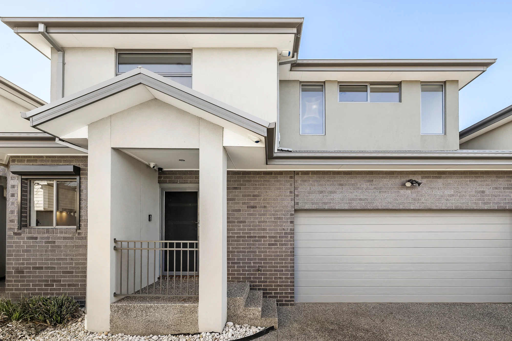 2/9 Esmale Street, Strathmore, Vic 3041