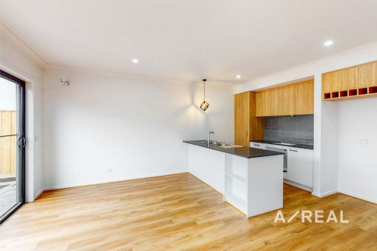 28 Fewster Circuit, Mickleham, Vic 3064