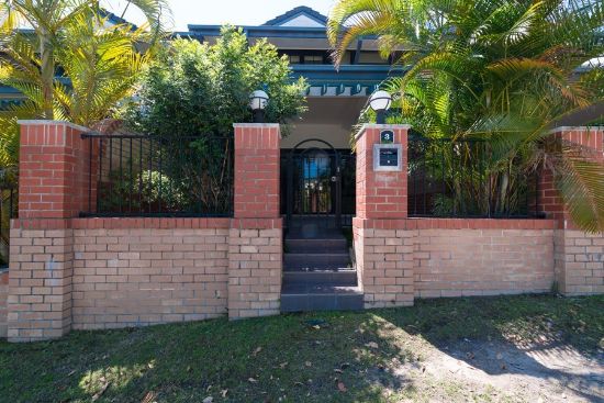 3/1-3 Hillridge Crescent, Varsity Lakes, Qld 4227