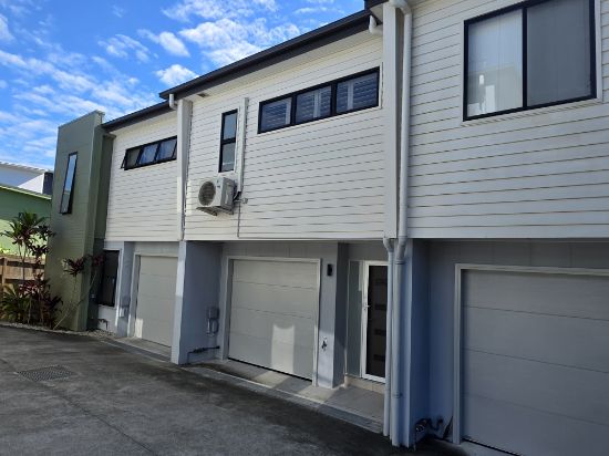 3/105 Falconer Street, Southport, Qld 4215