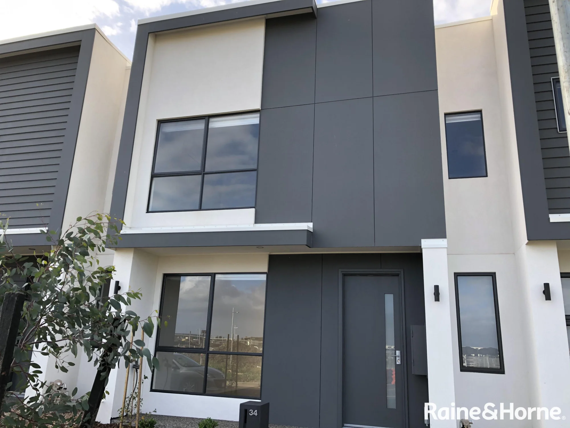 34 Beehive Drive, Williams Landing, Vic 3027