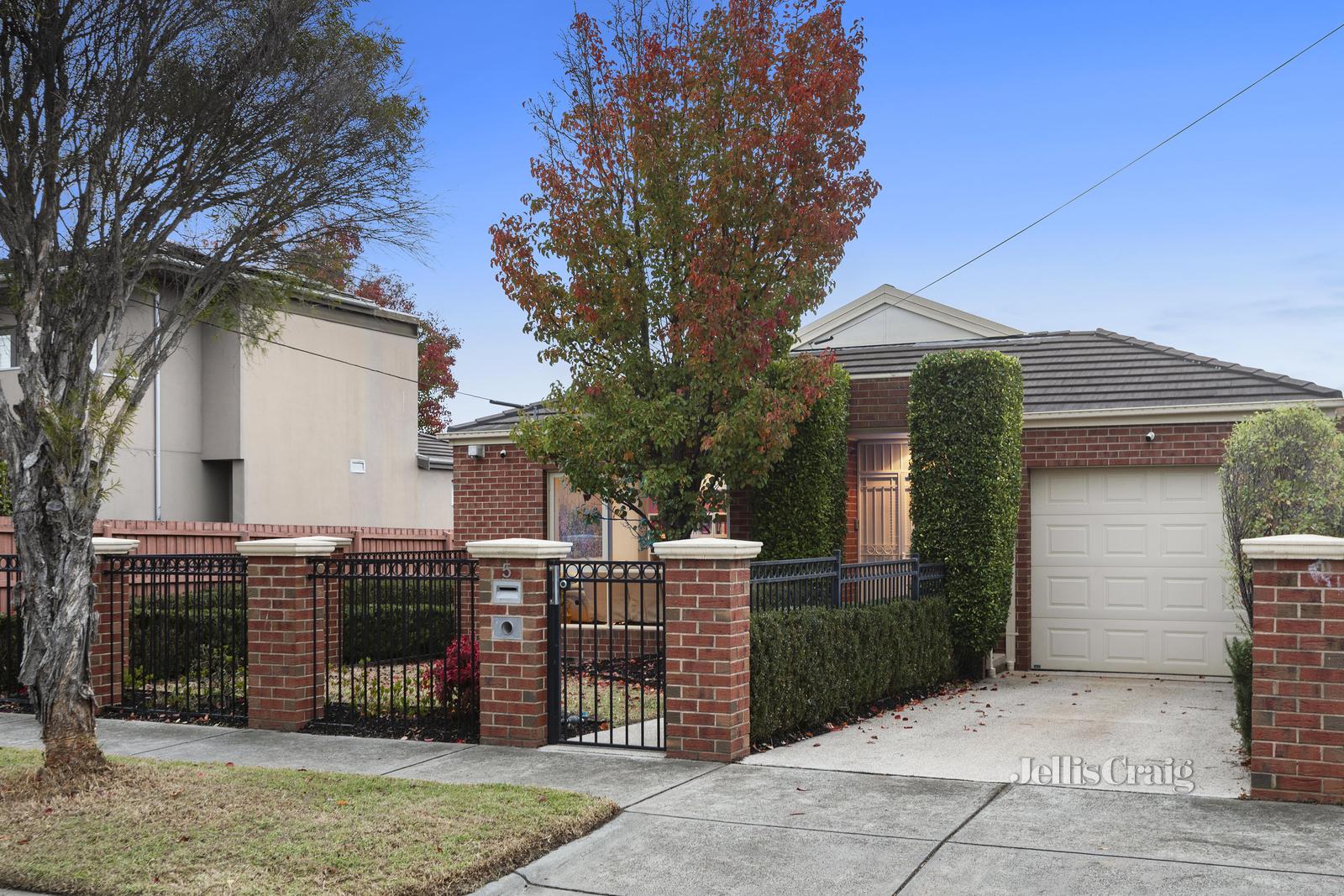 5 Anderson Avenue, Bentleigh East, Vic 3165 5 Anderson Avenue, Bentleigh East, Vic 3165