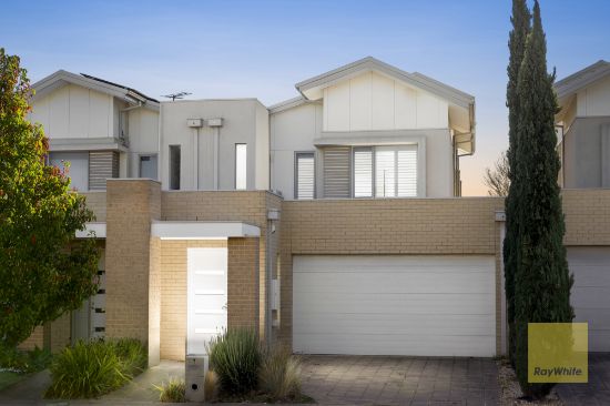 7 Broadbeach Circuit, Sanctuary Lakes, Vic 3030
