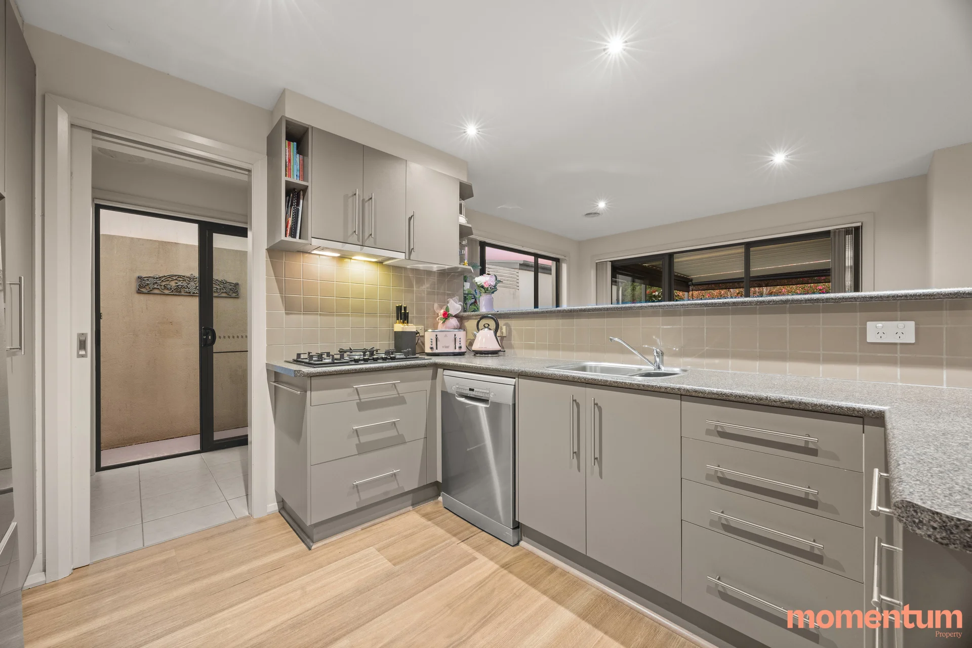 8/3 Charles Place, Gordon, ACT 2906