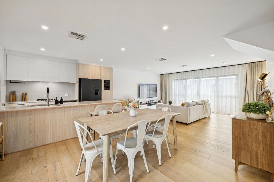 98/60 Kingsland Parade, Casey, ACT 2913