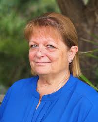 Tracie Gale - Real Estate Agent
