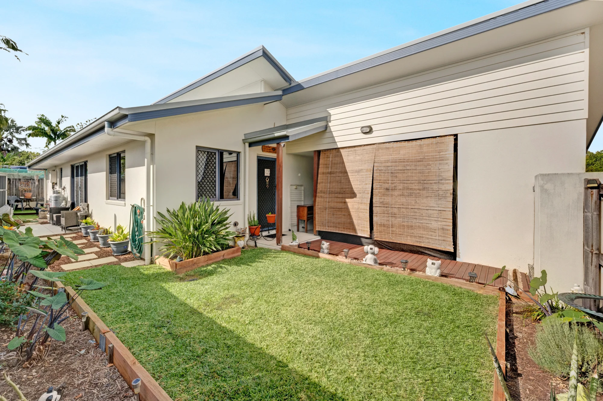 1/10 Coolum Court, Blacks Beach, Qld 4740