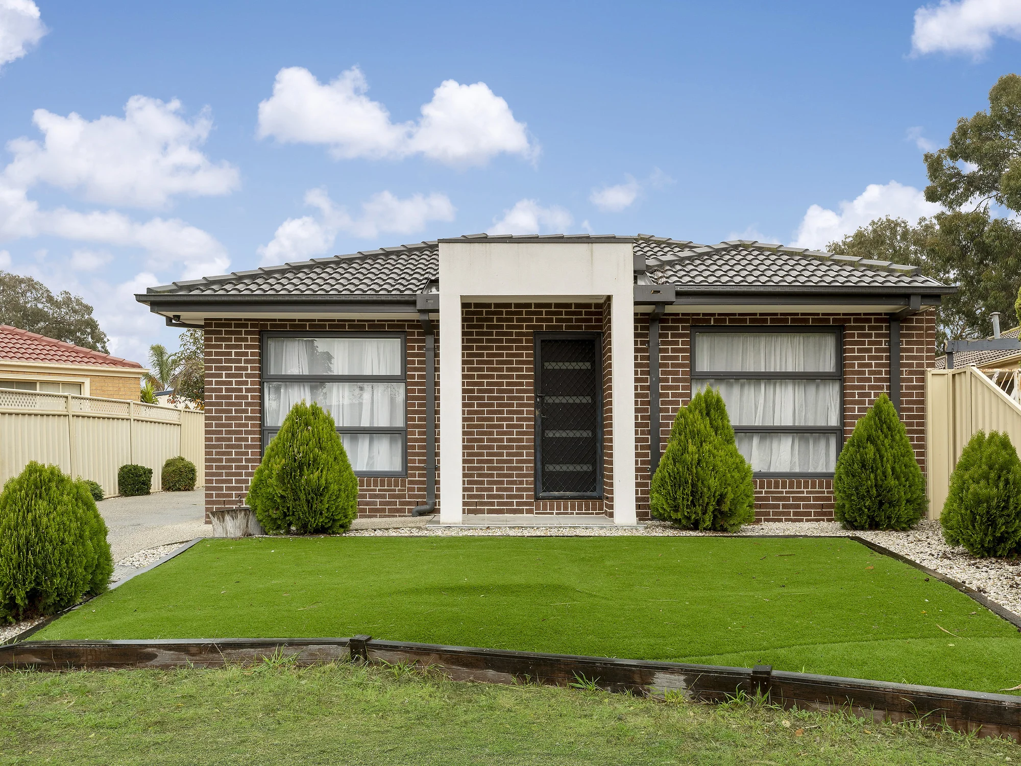 1/11 Benjamin Court, Sydenham, Vic 3037