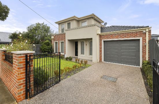 1/11 Tuppal Place, Keilor East, Vic 3033