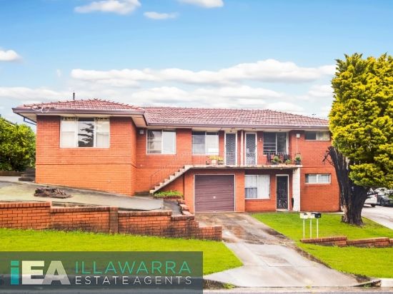 1/2 Robwald Avenue, Coniston, NSW 2500