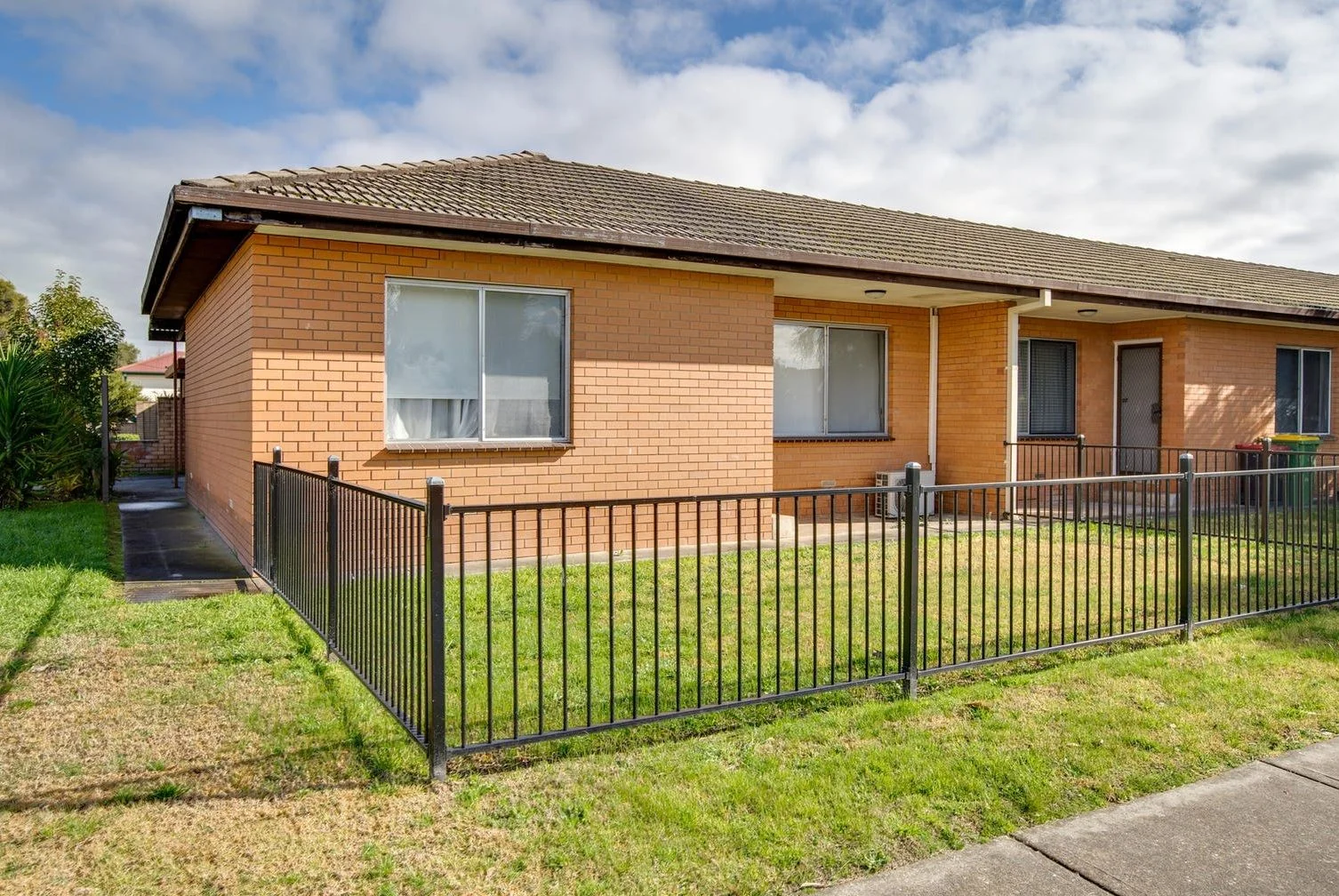 1/404 Douglas Road, Lavington NSW 2641