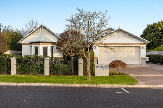 1/8 Stonehaven St, Mount Lofty, Qld 4350