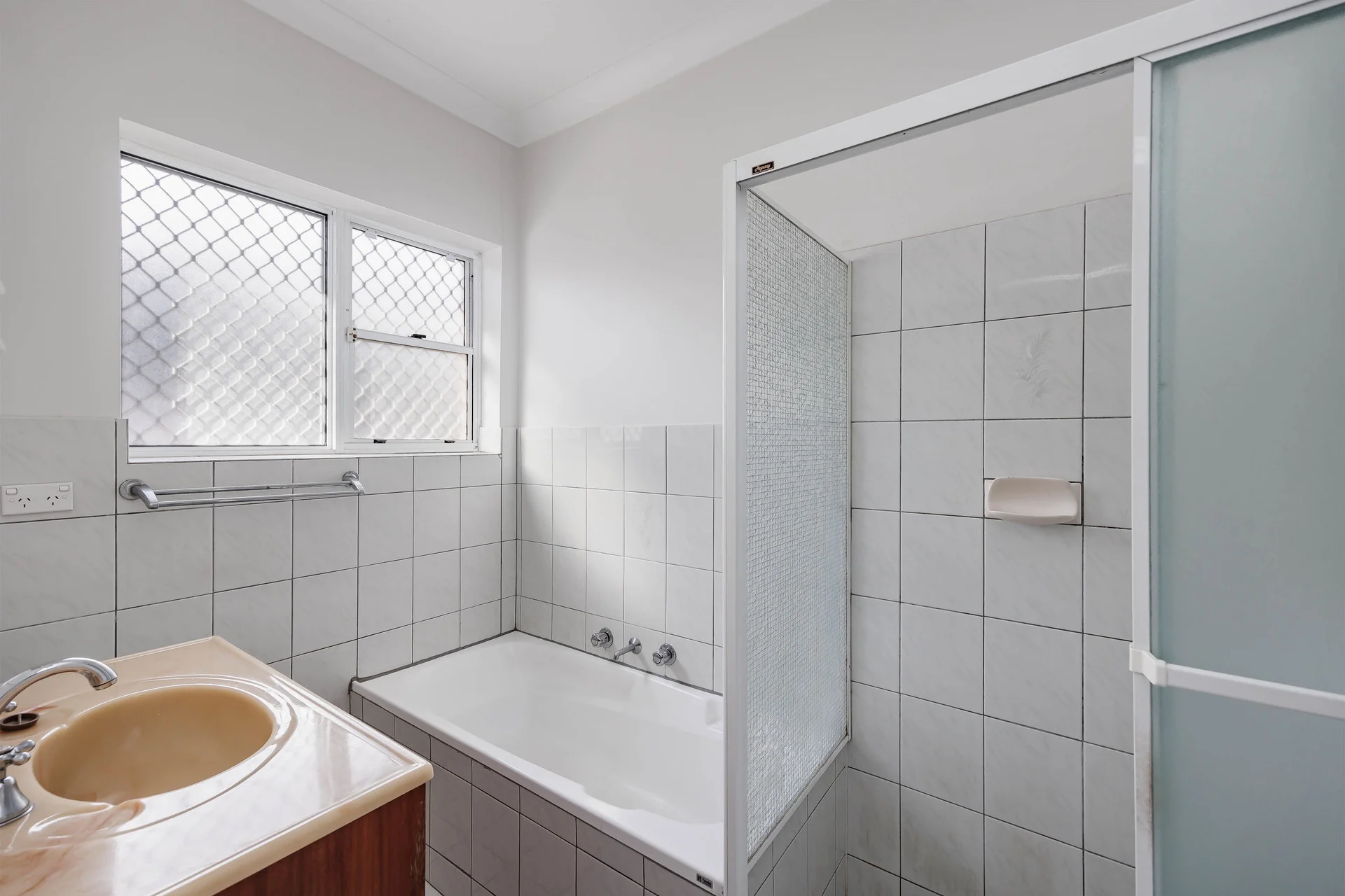 1/9 Hennessy Terrace, Rosewater, SA 5013