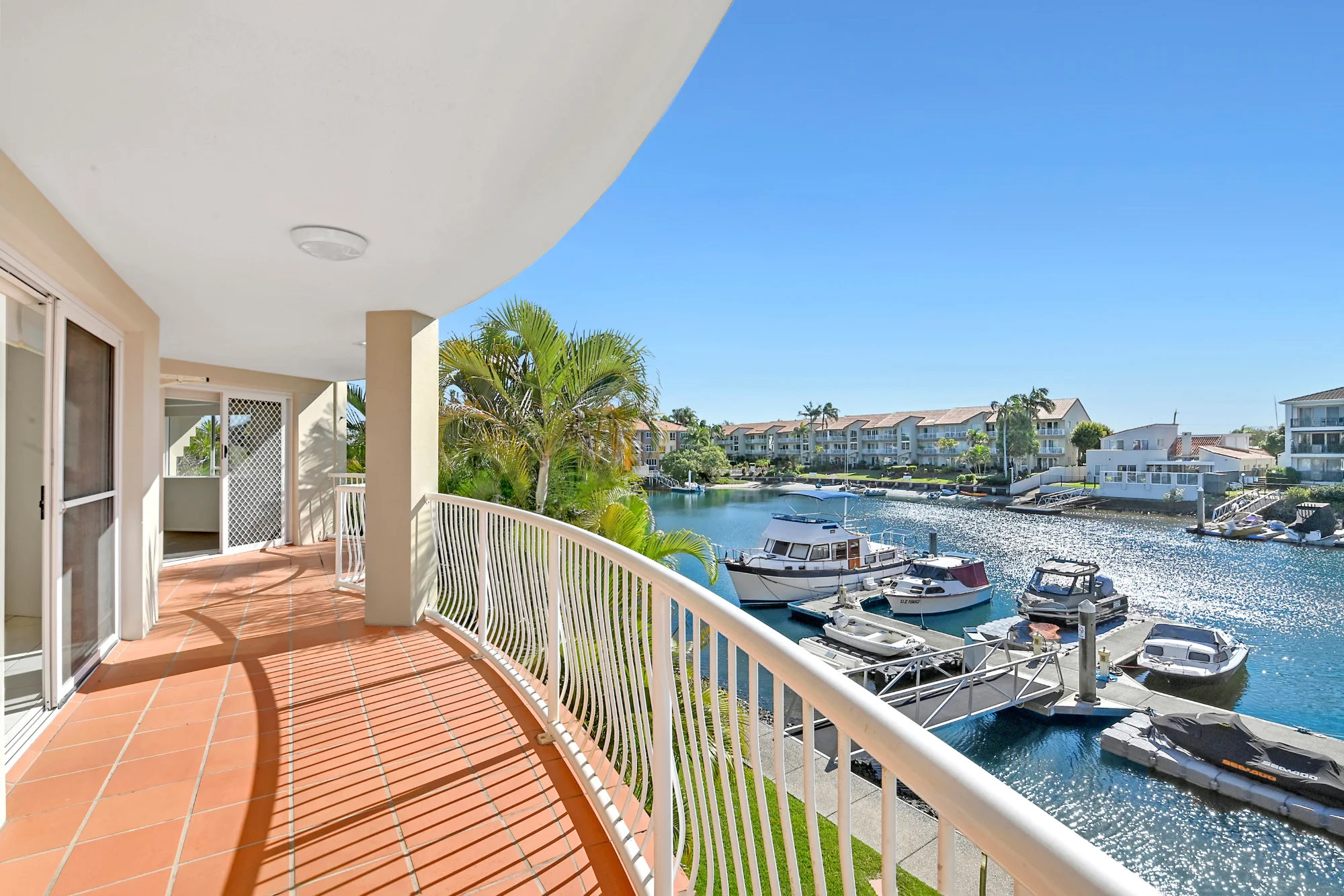 10/20 Canal Avenue, Runaway Bay, Qld 4216