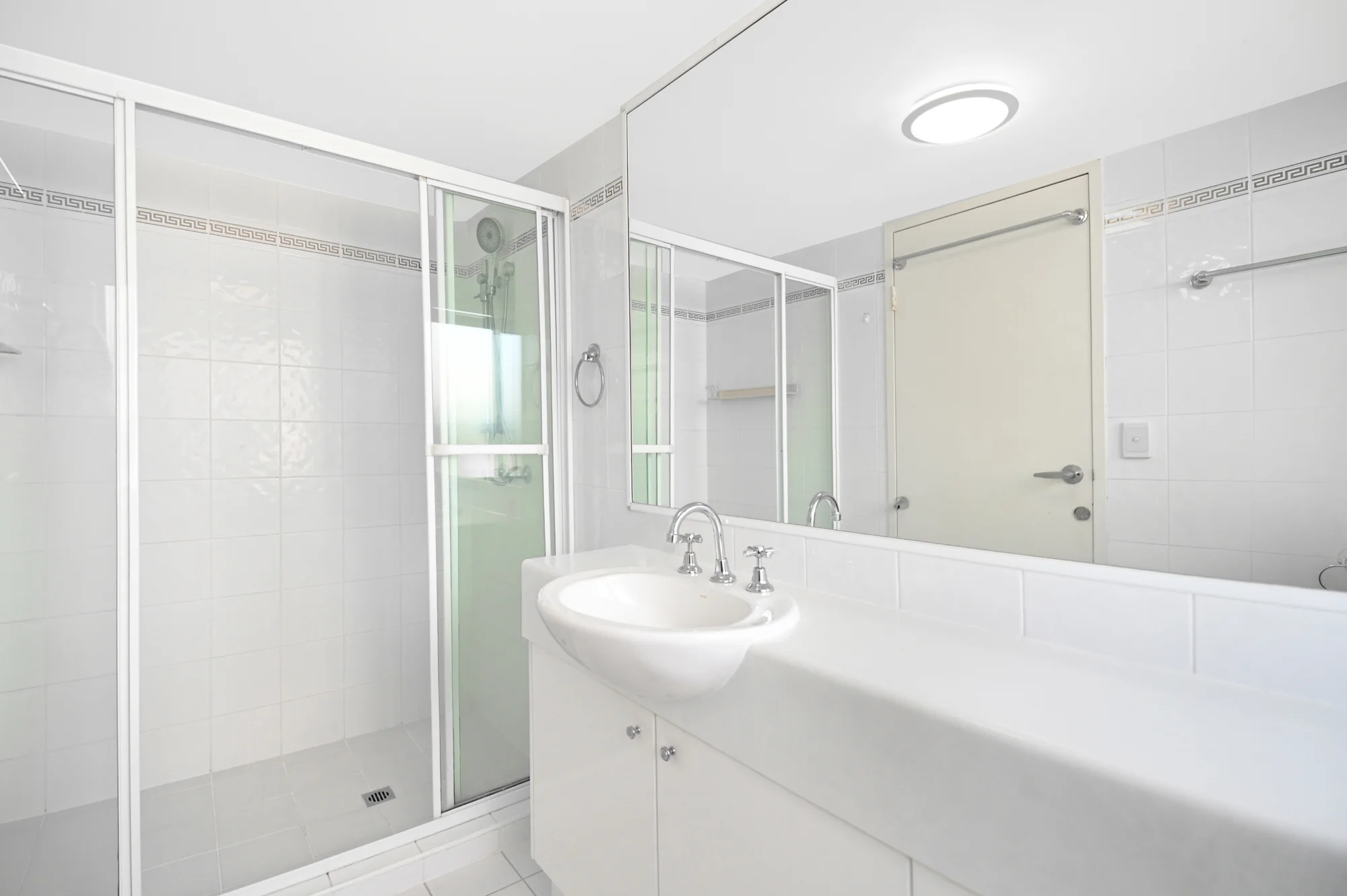 10/20 Canal Avenue, Runaway Bay, Qld 4216