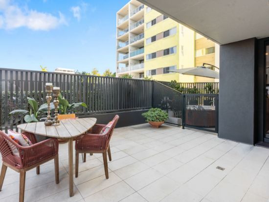103/110-112 Frank Street, Labrador, Qld 4215