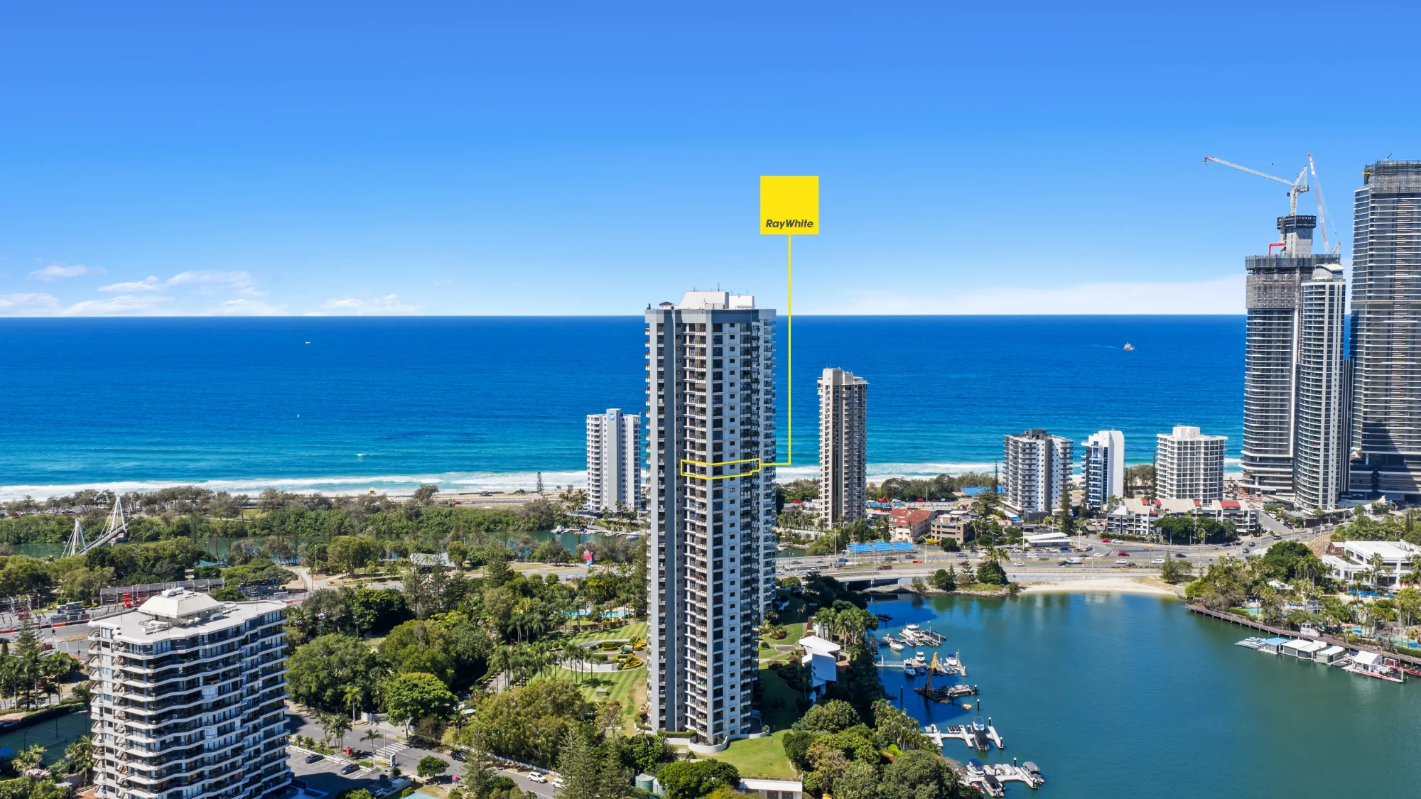 128/8 Admiralty Drive, Paradise Waters, Qld 4217