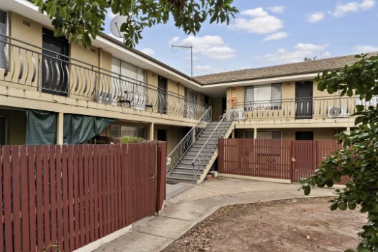 15/2-4 The Gables, Albion, Vic 3020