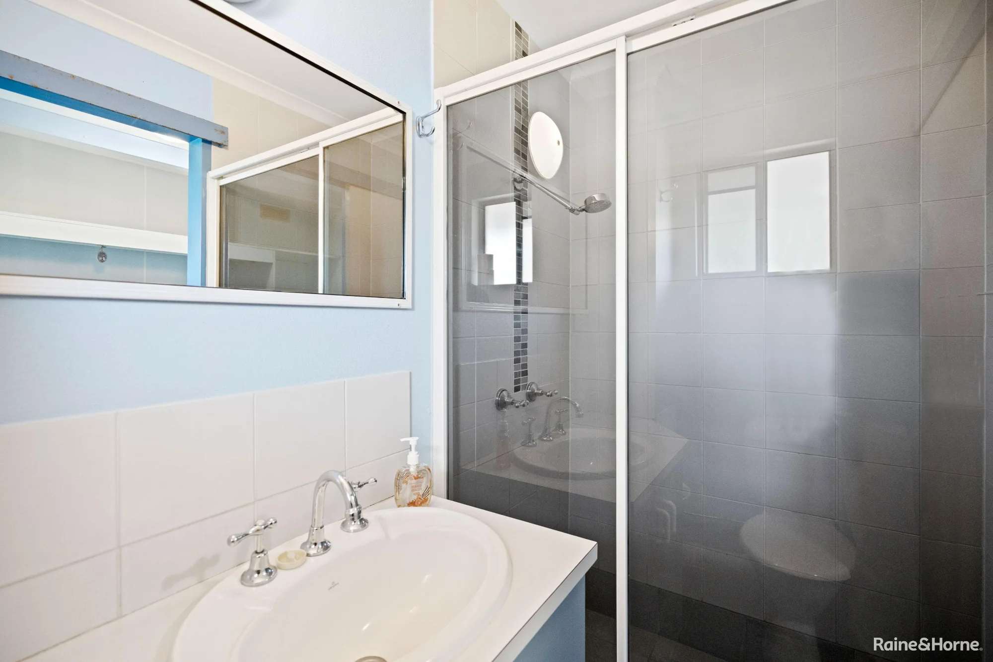 16/383 Esplanade, Torquay, Qld 4655