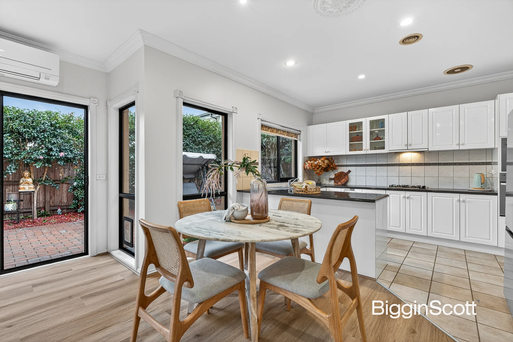 2/114 Blackburn Road, Glen Waverley, Vic 3150