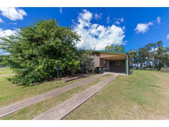 2/12 Mackinlay Street, Norman Gardens, Qld 4701