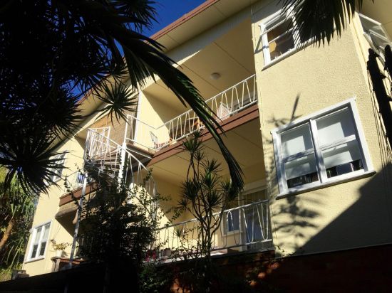 2/15 George Street East, Burleigh Heads, Qld 4220