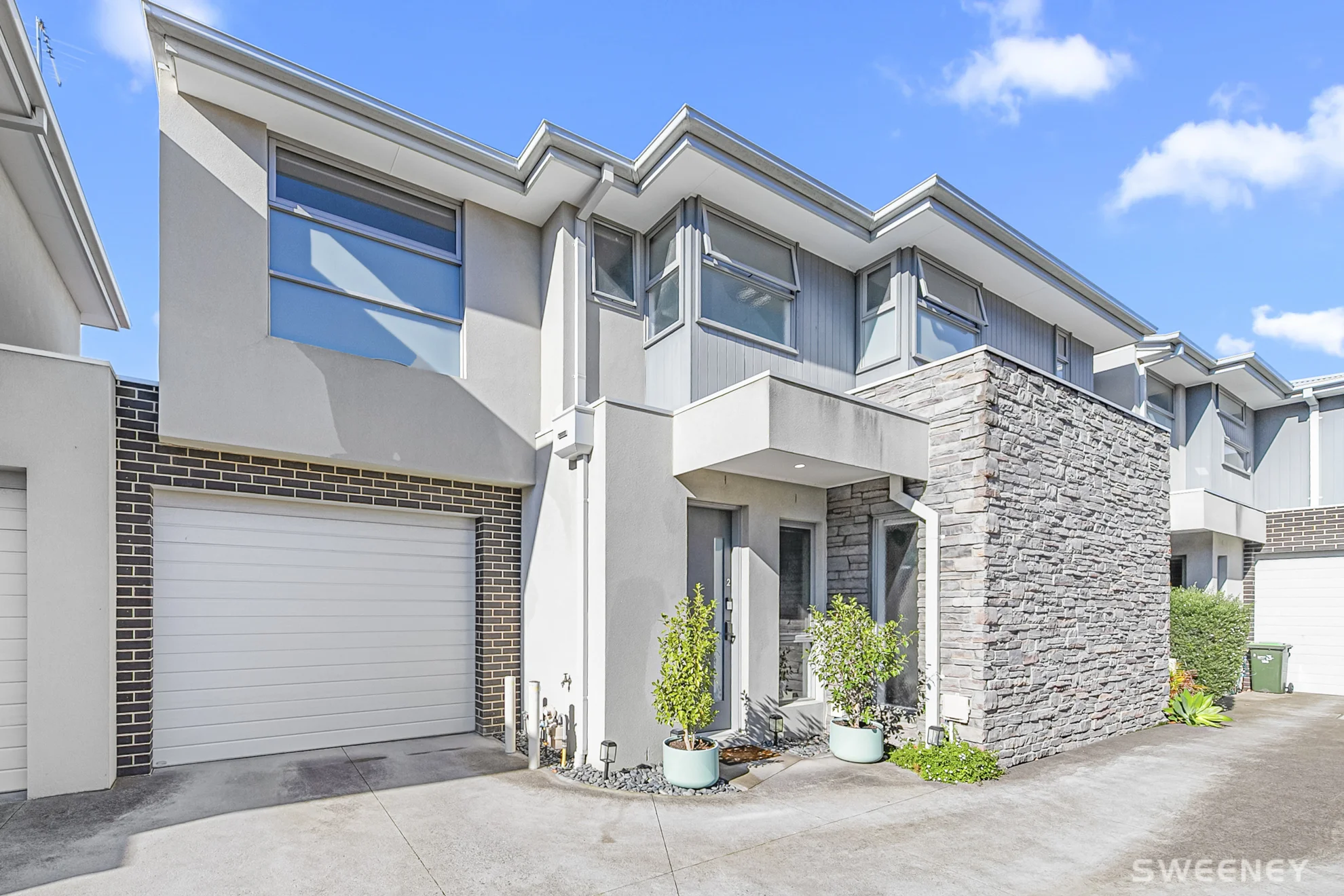 2/186 Civic Pde, Altona, Vic 3018
