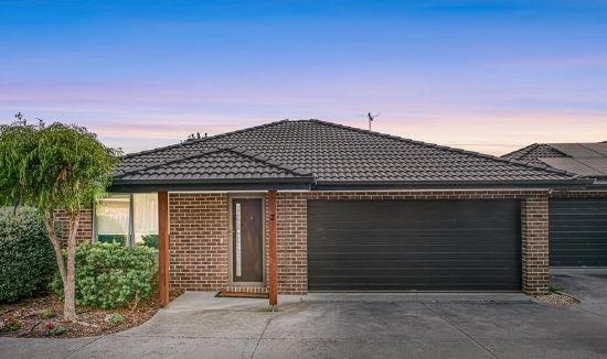 2/2 Callemondah Court, Ferntree Gully, Vic 3156