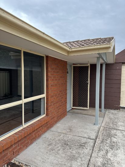 2/21 Lester Avenue, St Albans, Vic 3021