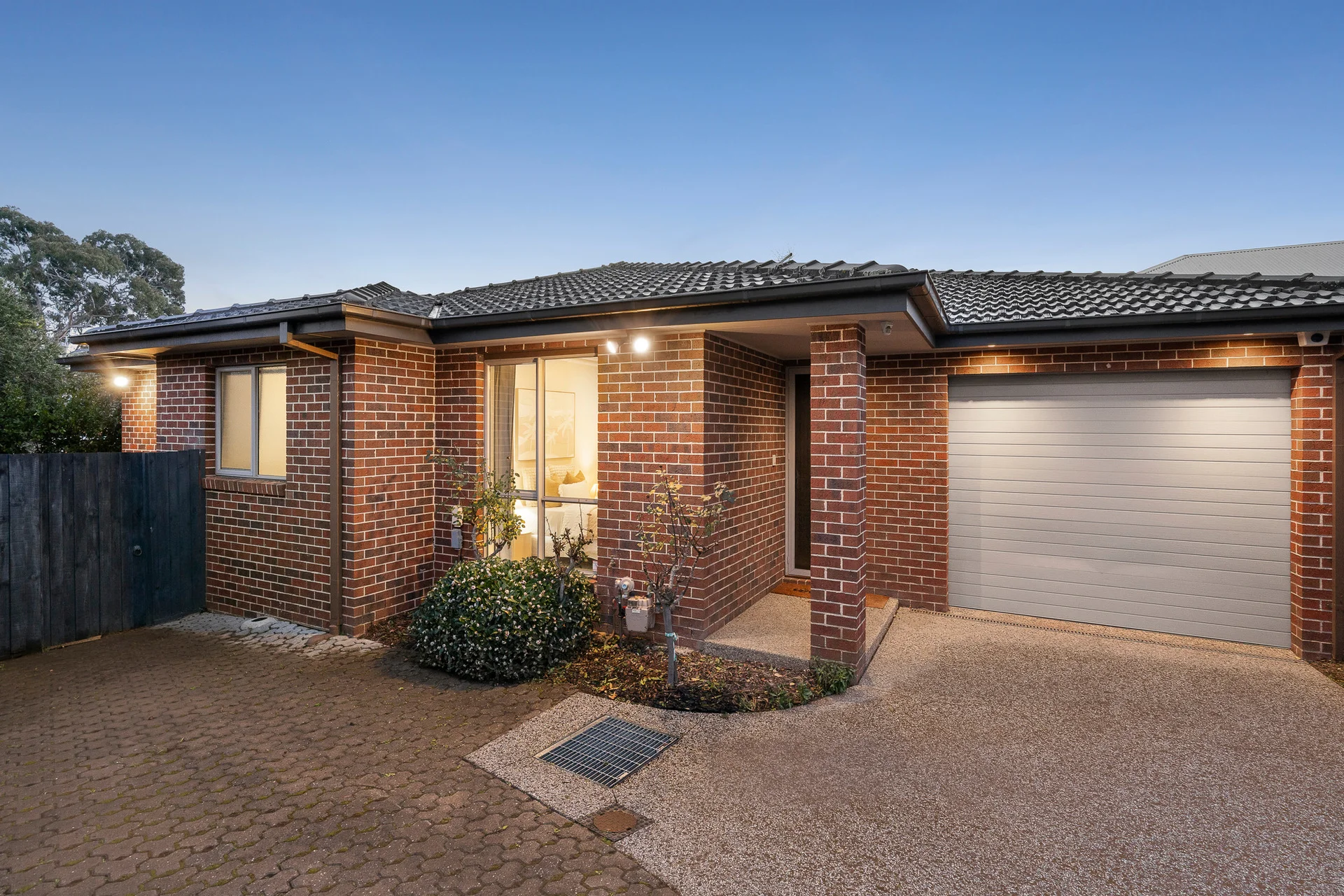 2/22A Hamilton Avenue, Blackburn, Vic 3130