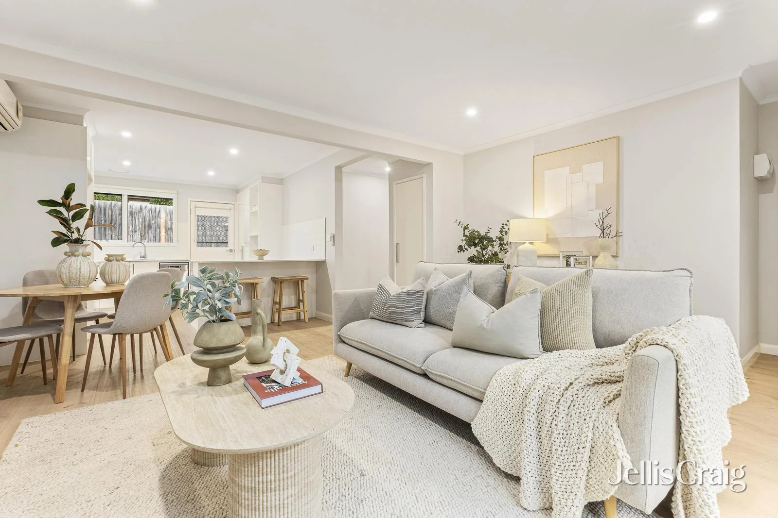 2/3 Barker Street, Cheltenham, Vic 3192