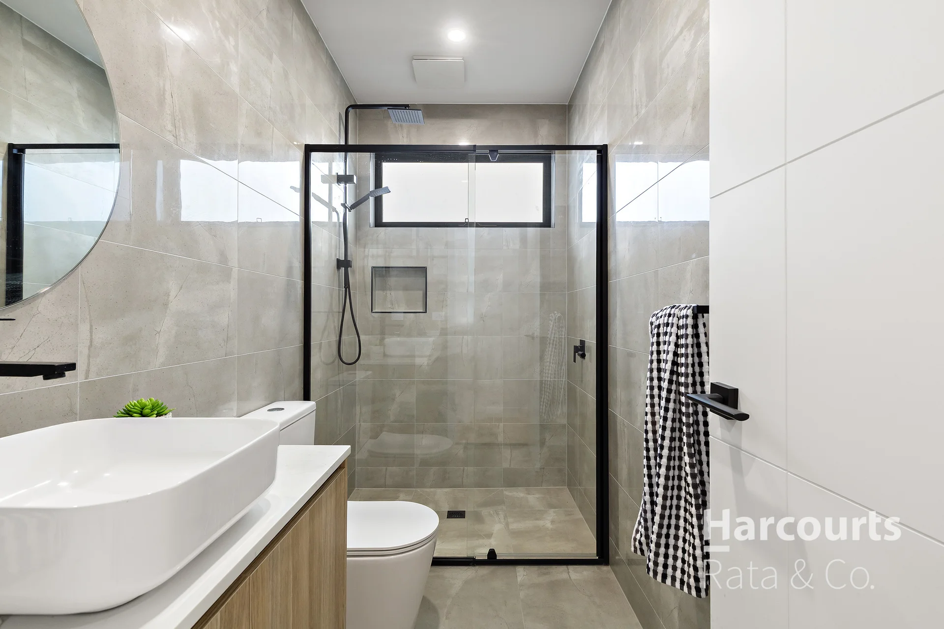 2/32 Cyprus Street, Lalor, Vic 3075