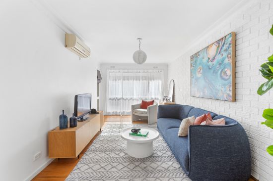 2/32 Vernon Street, South Kingsville, Vic 3015