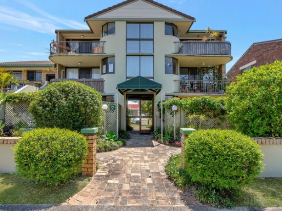 2/33 Whiting Street, Labrador, Qld 4215