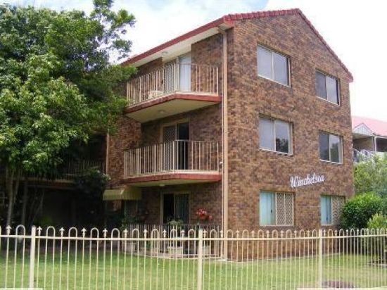 2/4 Rolan Court, Palm Beach, Qld 4221