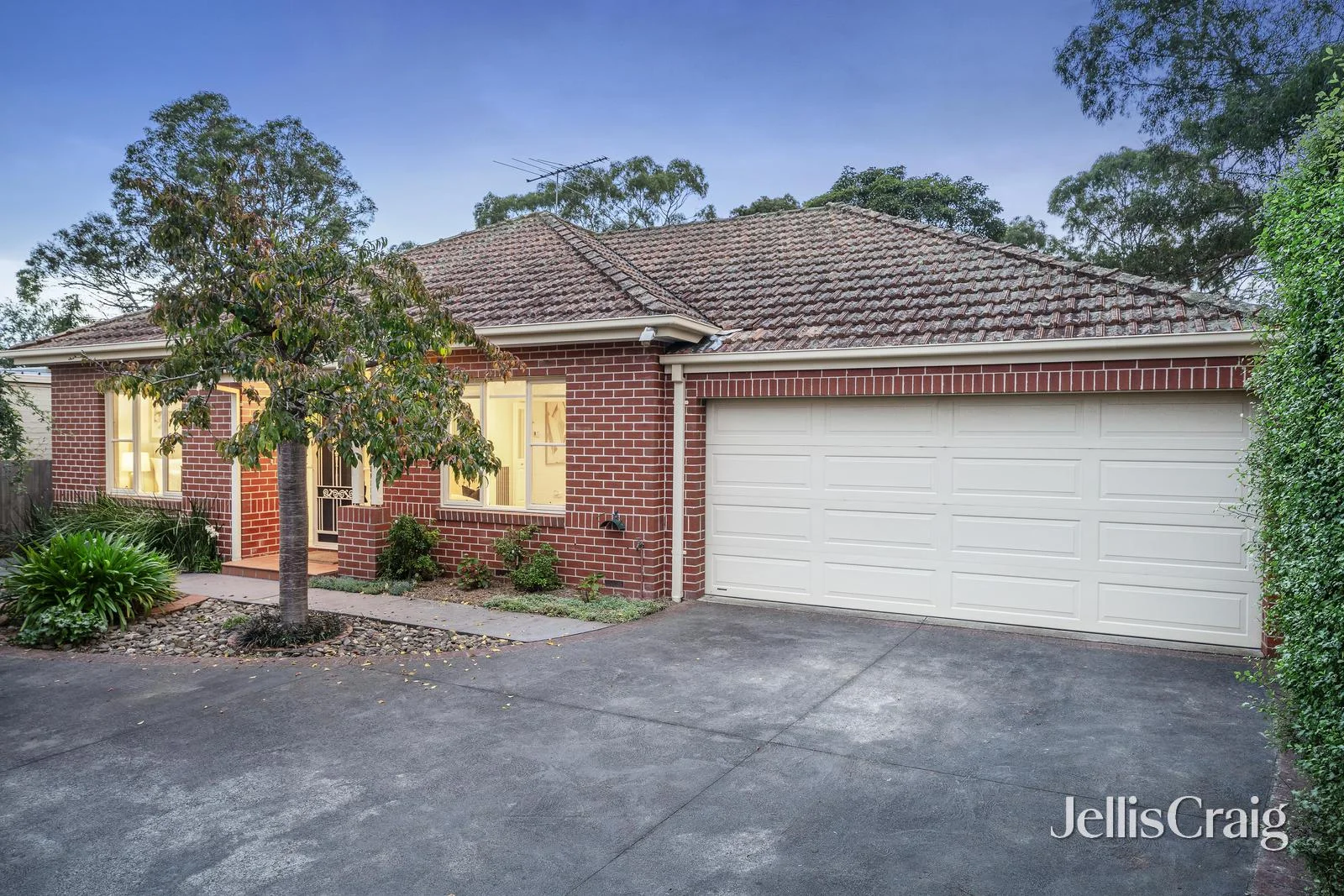 2/41 Airlie Road, Montmorency, Vic 3094