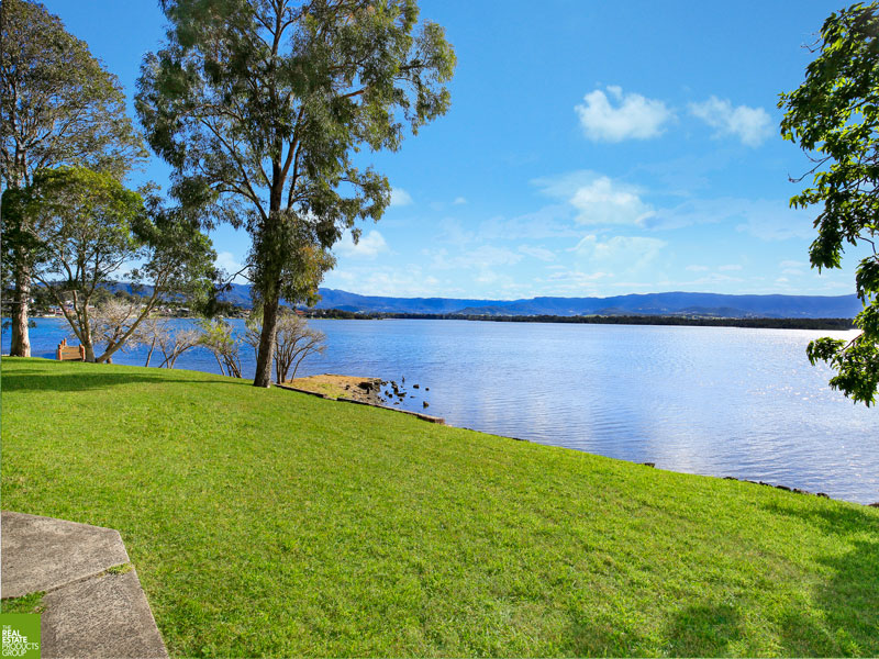 2/49 The Boulevarde, Oak Flats, NSW 2529 2/49 The Boulevarde, Oak Flats, NSW 2529