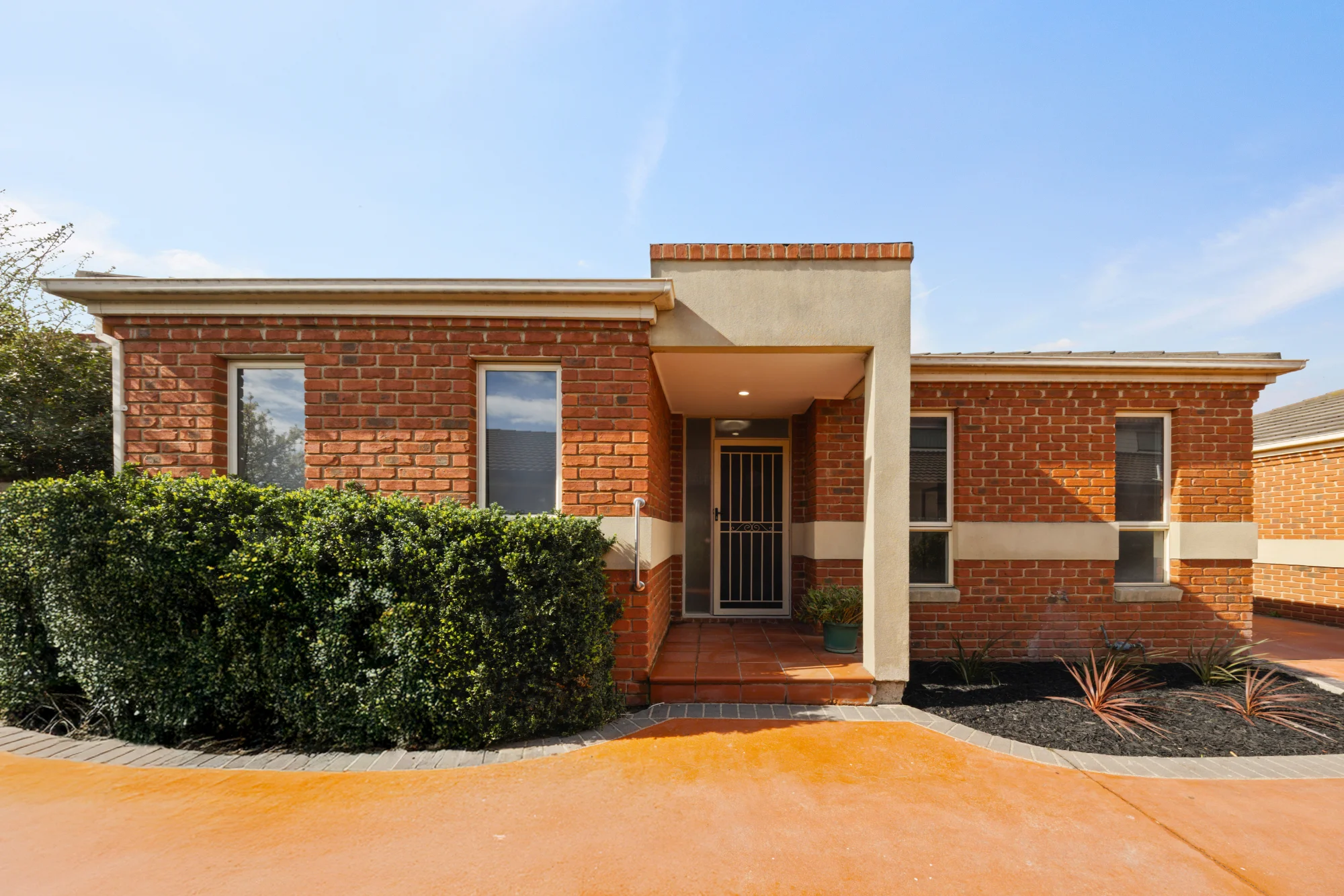 2/6 Oncidium Gardens, Keilor Downs, Vic 3038