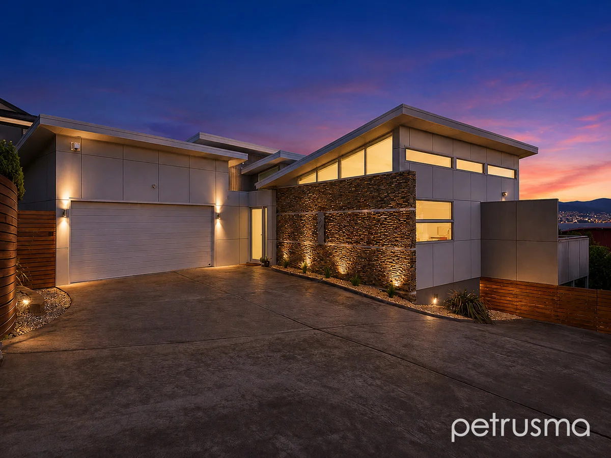 2/651 Oceana Drive, Tranmere, Tas 7018