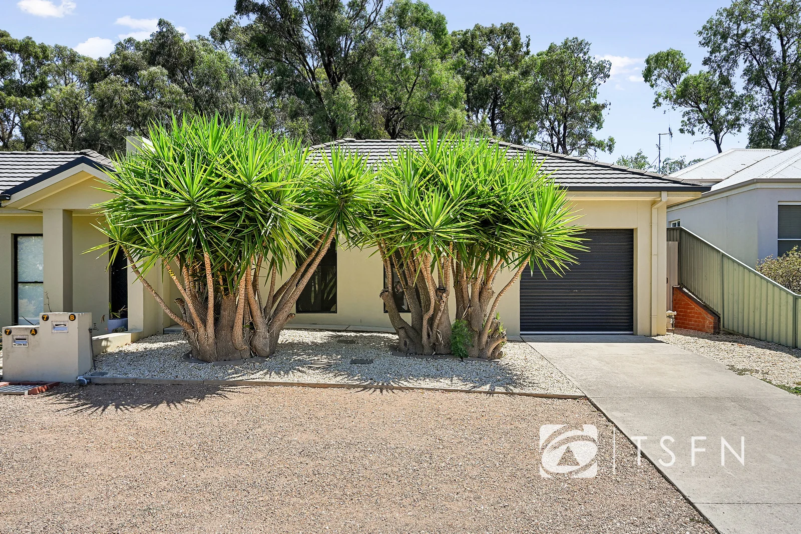 2/7 Cardogen Pl, Kennington, Vic 3550