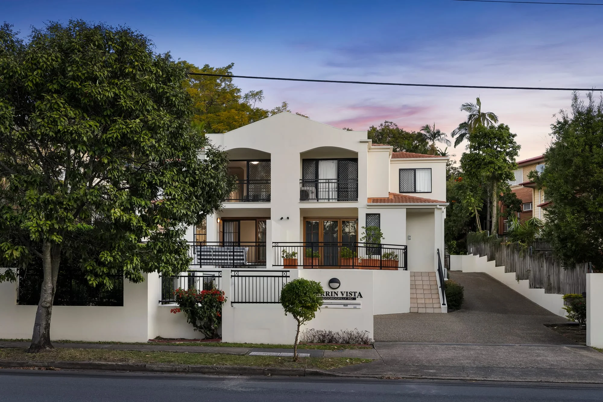2/7 Indooroopilly Road, Taringa, Qld 4068