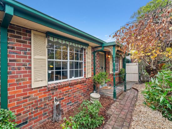 2/70 Whittens Lane, Doncaster, Vic 3108