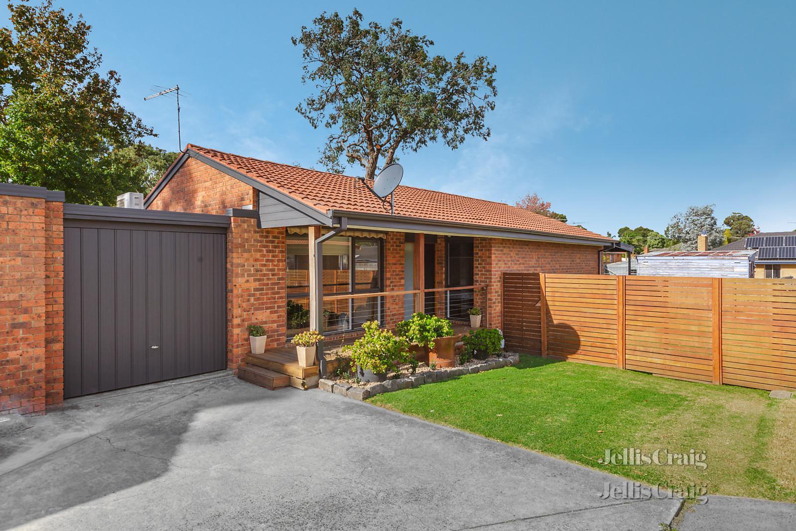 2/8 Marina Street, Vermont, Vic 3133