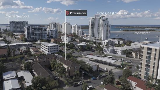 2/9-11  Baker Avenue, Labrador, Qld 4215