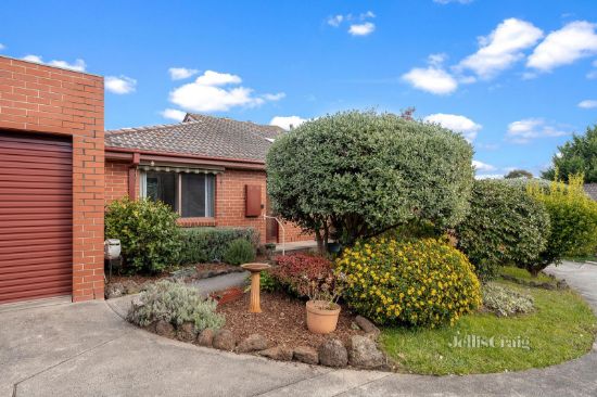 2/9 Churchill Road, Croydon, Vic 3136