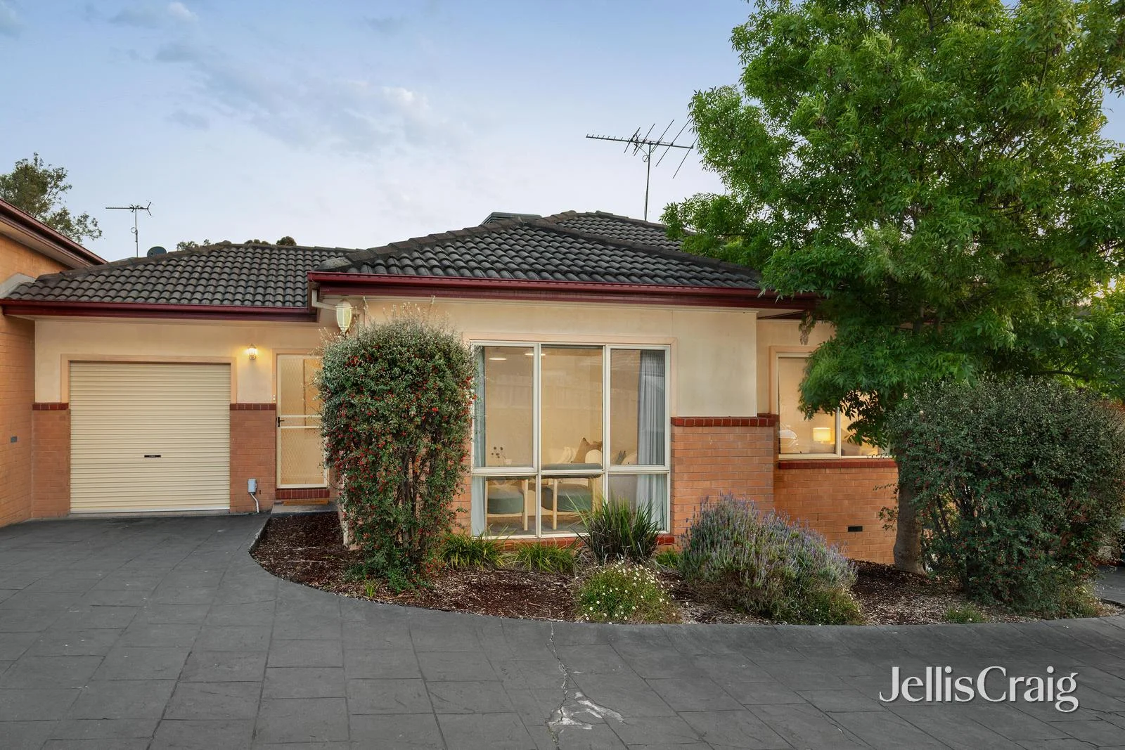 2/9 Clyde Court, Heidelberg, Vic 3084
