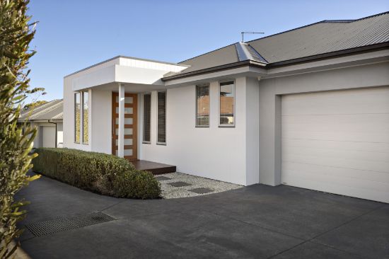 2/90 Beleura Hill Road, Mornington, Vic 3931