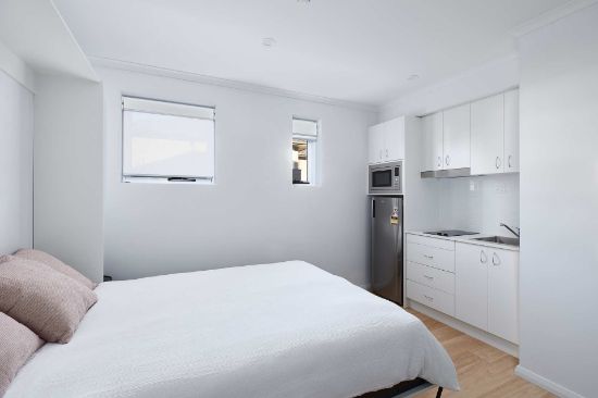 214/82 Parkway Avenue, Cooks Hill, NSW 2300